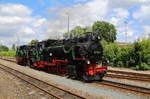 Nachdem 99 1793 und 99 1734 am 17.06.2017 den Eröffnungszug für den Streckenabschnitt Dippoldiswalde - Kurort Kipsdorf wieder zurück nach Freital-Hainsberg gebracht haben, sind sie jetzt unterwegs, zur Restaurierung ins Bw. (Bild 2)