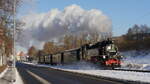 Plandampf auf der Strecke Freital-Hainsberg - Dippoldiswalde - Kurort Kipsdorf (Weißeritztalbahn), hier mit 99 1793-1 (ex DB 099 756-9, ex DR 99 793) bei Ausfahrt aus Cossmannsdorf kurz vor