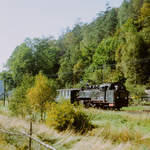 29. September 1985: Schmalspurbahn Zittau - Jonsdorf/Kurort Oybin, Lok 99 1760 mit Zug 14473 kommt von Kurort Oybin nach Bertsdorf zurück.