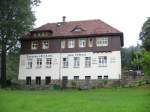 Das Empfangsgebude der Schmalspurbahn in Johnsdorf, 11.08.07