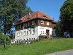 Bahnhof Kurort Jonsdorf (Zittauer Gebirge) Empfangsgebude, Straenseite - 13.08.2007
