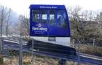 Freiburg, nur ein automatisch gesteuerter Wagen für max. 25 Fahrgäste befährt die eingleisige Strecke der Schloßbergbahn, Feb.2022