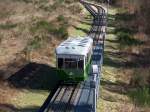 Bei herlichem Frhlingswetter macht sich Wagen Nr. 1 der Bad Wildbader Sommerbergbahn auf den weg ins Tal.
 11. Mrz 2007.