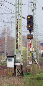 Signalbild Hl 12b. Dieses steht kurz vor der Einfahrt in den Lbbenauer Bahnhof und sagt, dass man ab hier mit 60km/h fahren soll und dann das nchste Signal Halt zeigt. 08.04.2009