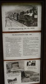 An der Kbs 705 hinter Neckarsteinach ist diese Erinnerungstafel an die ehemalige Bahnstrecke Steinachtalbahn von Neckarsteinach/Südhessen nach Schönau/Nordbaden. Sonntag 18.9.2016
