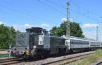 Am 28.06.22 war die französische Railadventure Dieselok Typ DE 18 (NVR:  92 87 4185 011-1 F-RADVE ) bei der Überführung eines DB Fernverkehrs ICE 4  Tz 9033  (NVR:  93 80 5812 033-9 D-DB ....... ) zerteilt in mehrere Teile mit Schutzwagen dazwischen erst mal bis Brauschweig unterwegs, gesichtet Magdeburg Neustadt. 