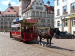 Besondere Attraktion in Döbeln, immer am ersten Samstag des Monats: Die Pferdebahn. Minuten, bevor sie erwartet wird, schleichen bereits die extra angereisten Fotografen durch die Stadt. 7.5.2016, Döbeln Obermarkt