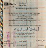 BERLIN, 26.07.2009, Brandenburg-Berlin-Ticket, gelöst am Automaten auf dem Bahnhof Berlin-Gesundbrunnen -- Fahrkarte eingescannt