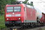 Was ist das besondere an diesem Bild ? Richtig, die 185 067-6 fuhr abgebgelt mit einem Gterzug durch Opladen am 08.07.2009