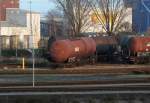 Am 11.12.13 lag ein Zaes-Kesselwagen engleist neben den Schienen im Rangierbahnhof Hohe-Schaar.