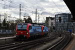 193 470 und 193 474 sind am 8. Dezember 2018 als Lokzug unterwegs. Das Bild zeigt das Duo in Ulm Hbf.