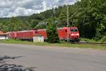 Ich denke ihr kennt das auch, gerade ist ein S-Bahnzug durch und du gehst mal gucken ob das Vorsignal nach gut fünf Minuten wieder den Block freigibt. Es zeigt VR 0......und dann drehst du dich um und......mir entging dann dieser Lokzug der aus vier 185zigern bestand, der nun als missglückte Aufnahme auf meinem Rechner herum schwirrt. Am Ende habe ich dann doch über mein Pech gelacht....Neckargerach den 18.6.2020