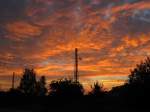 Der Himmel brennt ber der KBS 613. Stimmungsbild am sehr frhen Morgen des 06.08.08 in Eschwege West.