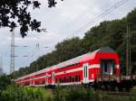 Das sind die Wagen, welche nun 155 152 am Haken hatte. 
Doppelstockwagen, welche nun zum Verschiffen und anschließend nach Israel gehen... wobei eigentlich wäre es doch besser, die noch ein bisschen da zu lassen... bei dem Chaos bei denen. 
Aufgenommen bei Dedensen. 