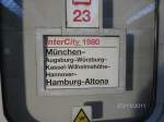 Zuglaufschild fr IC 1980 Mnchen Hbf-Hamburg Altona    Aufgenommen am 27.11.11