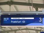 Selbst eine der neuen Anzeigen in Knigs Wusterhausen hie den 91726 an Gleis 3 mit 52 8177 am 07.03.