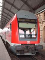 RegionalBahn in Halle an der Saale wartet auf Abfahrtsignal nach Dessau Hauptbahnhof ber Roitzsch(b.Bitterfeld), Bitterfeld, Wolfen(b.Bitterfeld),Marke, und Dessau Sd.