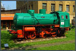 Dampfspeicherlok  Bode 15  der ehemaligen VEB Eisen- und Hüttenwerke Thale steht als Denkmallokomotive vor dem Hüttenmuseum in Thale.