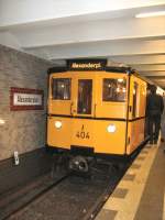 Historischer A2-Zug bei einer Sonderfahrt am 5. 10. 2008 im U-Bhf. Alexanderplatz