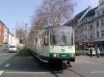 B-Wagen der Stadtwerke Bonn an der Haltestelle Slzburgstrae.
Linie 18 nach Bonn Hbf.