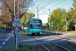 VGF Bombardier U5-50 Wagen 901 am 13.10.18 in Frankfurt Schäfflestraße. Weiter hinten sieht man das Ende des Zug da zwei U5-50 Wagen auf der U4 eingesetzt werden