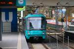 VGF Bombardier Flexity Swift U5-25 Wagen 674 am 03.02.24 in Frankfurt Heddernheim vom Bahnsteig aus fotografiert