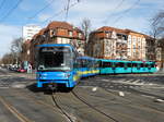 VGF Bombardier U5-25 Wagen 676 Batschkapp Werbung am 04.03.17 in Frankfurt am Main Eckenheim