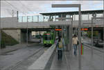 Aus dem Archiv -    Die 2006 neu gebaute Stadtbahnstation Linden / Fischerhof in Hannover-Ricklingen ersetzte zwei frühere Haltestellen.