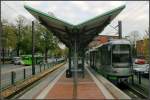 Schmetterlingsdach - 

Endstation Haltenhoffstraße der Linie 11 in Hannover. Der Stadtbahnbetrieb wurde hier 1993 aufgenommen als der C-Nord-Tunnel fertig war. 

03.11.2006 (M)