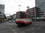 Diese Eckfahrt der Linie 6 am  Barbarossaplatz  wird mit der Freigabe der Strecke zwischen  Dom / Hauptbahnhof  und  Breslauer Platz / Hauptbahnhof  Geschichte sein. Whrend der Sperrung ist eine Linie 6 zwischen  Ubierring  und  Dom / Hauptbahnhof  gefahren. Eine weitere Linie 6 pendelte zwischen  Longerich Friedhof  und  Ebertplatz .