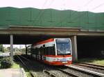 KVB 4068 hat sich gerade auf den Weg nach Zollstock gemacht, sie befindet sich gerade unter der Autobahnbrcke der A1. 10.09.2006