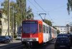 Zwei der vier noch vorhandenen Stadtbaghnwagen B der ersten Generation (Serie 2000) sind ziemlich regelmäßig auf der SL 5 unterwegs, gekuppelt mit einem Wagen der zweiten Generation (Serie 2100). Im Bild vom 2.10.15: Wagen 2031 im aktuellen Design hinter Wagen 2105, unterwegs in der Margaretastraé Richtung Innenstadt.