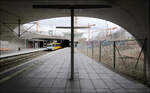 Staatsgalerie - die Haltestelle mit dem Schwung -     Blick in die neue nach oben offene Stadtbahnhaltestelle Staatsgalerie, die die schwungvolle Formen des neuen Hauptbahnhofes von Stuttgarter schon