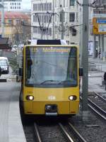 DT-8.10 (3385) fhrt am Olgaeck auf der U5 ein.