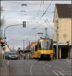 . 26 Jahre nach der U3 - 

1985 wurde der 3er als erste Linie auf Stadtbahnbetrieb umgestellt. Mit dem Abschnitt Zuffenhausen - Stammheim der Linie U15 wurde die Umstellung des meterspurigen Straßenbahnnetzes auf normalspurigen Stadtbahnbetrieb in Stuttgart abgeschlossen. Das Stadtbahnnetz hat damit eine Streckenlänge von 128 Kilometer und es wird weitergebaut, aktuell die U12. Hier verlässt ein Stadtbahnzug die neue Endhaltestelle  Stammheim . Kurz vor der Endhaltestation gibt es einen kurzen eingleisigen Abschnitt. 

11.12.2011 (M)
