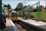 . Zwei Notschüsse - 

Auch hier an der Haltestelle Pragsattel holte ich schnell die Kamera aus der Tasche als der Stadtbahnwagen Typ S-DT 8.12 angefahren kam. Hier verschwindet er schon wieder im Tunnel. 

Stuttgart, 11.07.2013 (M)