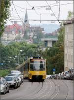 . Spaziergang entlang der Nordbahnhof- und Friedhofstraße, Teil IV -

15:20: Eine modernisierte Bahn der ersten Generation, hier auf der Linie U6 stadteinwärts unterwegs, befindet sich im Übergang vom steileren zum flachen Streckenabschnitt in der Friedhofstraße.

08.09.2014 (M)