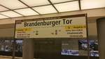 Die U-Bahn Linie 55 in Berlin ist auch bekannt als Kanzlerlinie. Diese Linie verbindet auf ihrer 1,8 Kilometer kurzen Fahrt das Brandenburger Tor mit dem Bundestag und dem Berliner Hauptbahnhof. Aufgenommen am 22.8.2017