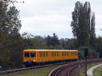 Historische U-Bahn im  Regelbetrieb , allerdings nur an Samstagen (bis 14.10.2017) und nur von Biesdorf Süd bis Hönow.