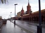 Oberbaumbrcke, U 1, Blick zur Endstation Warschauer Strae (17.03.2007)