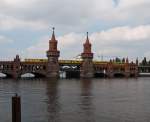 U1 am 25. August 2011 auf der Oberbaumbrcke in Berlin.