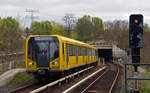 Von Hönow kommend erreicht diese U-Bahn am 08.04.17 den Haltepunkt Wuhletal. Anschließend setzte sie ihre Fahrt zum Linienendpunkt Alexanderplatz fort.