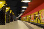 Es wirkt fast als würden Schatten an der Wand in der am 28.April 1978 eröffneten U-Bahn Station Richard Wagner Platz den Gangnam Style tanzen.