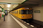 Die U-Bahnwagen 2938/2939 der Bauart F 92 auf der Linie U 6 von Alt-Tegel nach Alt-Mariendorf beim Halt am 28.02.2016 in der Station Reinickendorfer Straße.
Die Wagen wurden 1992 bei ABB gebaut und hatte am 02.09.2014 seine letzte HU.
