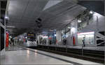 Zugänge zur Bahnsteigmitte -    In der Station Pempelforter Straße führen von zwei Seiten her die Zugänge im Gegensatz zu den anderen Station zur Bahnsteigmitte.