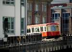 Traditionszug  Hanseat  in der Kurve vor der Station  Rödingsmarkt .