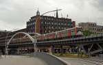 Zwei Triebzüge der Hamburger Hochbahn waren am 01.07.14 als U3 nach Schlump/Barmbek unterwegs.