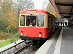 Weiterfahrt Hanseat aus dem  Bahnhof Ohlstedt  in Richtung Kehr- und Abstellgleise im Wohldorfer Wald am 24. Oktober 2016.