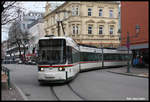 Tram 609 biegt hier in Augsburg am 21.03.2017 aus Hübnerstraße kommend in die Bahnhofstraße ein.