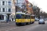 BERLIN, 15.11.2009, Tram 60 nach S-Bahnhof Adlershof bei der Einfahrt in die Haltestelle S-Bahnhof Friedrichshagen